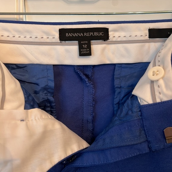 worn only several times from a smoke and pet free home - Picture 3 of 4